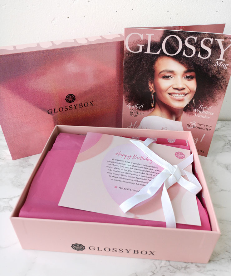 unboxing glossybox augusti 2019 - happy birthday - version 5